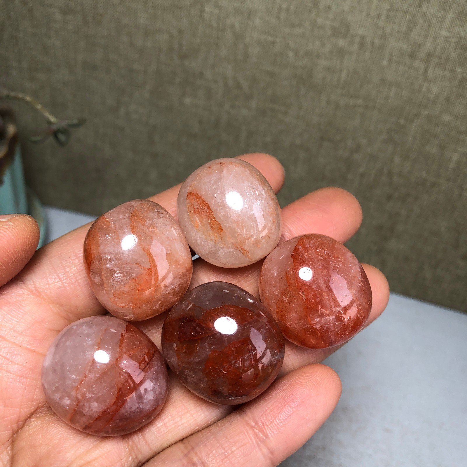 5pcs Natural Red gum flower semi-precious Crystal specimens 90g A3577