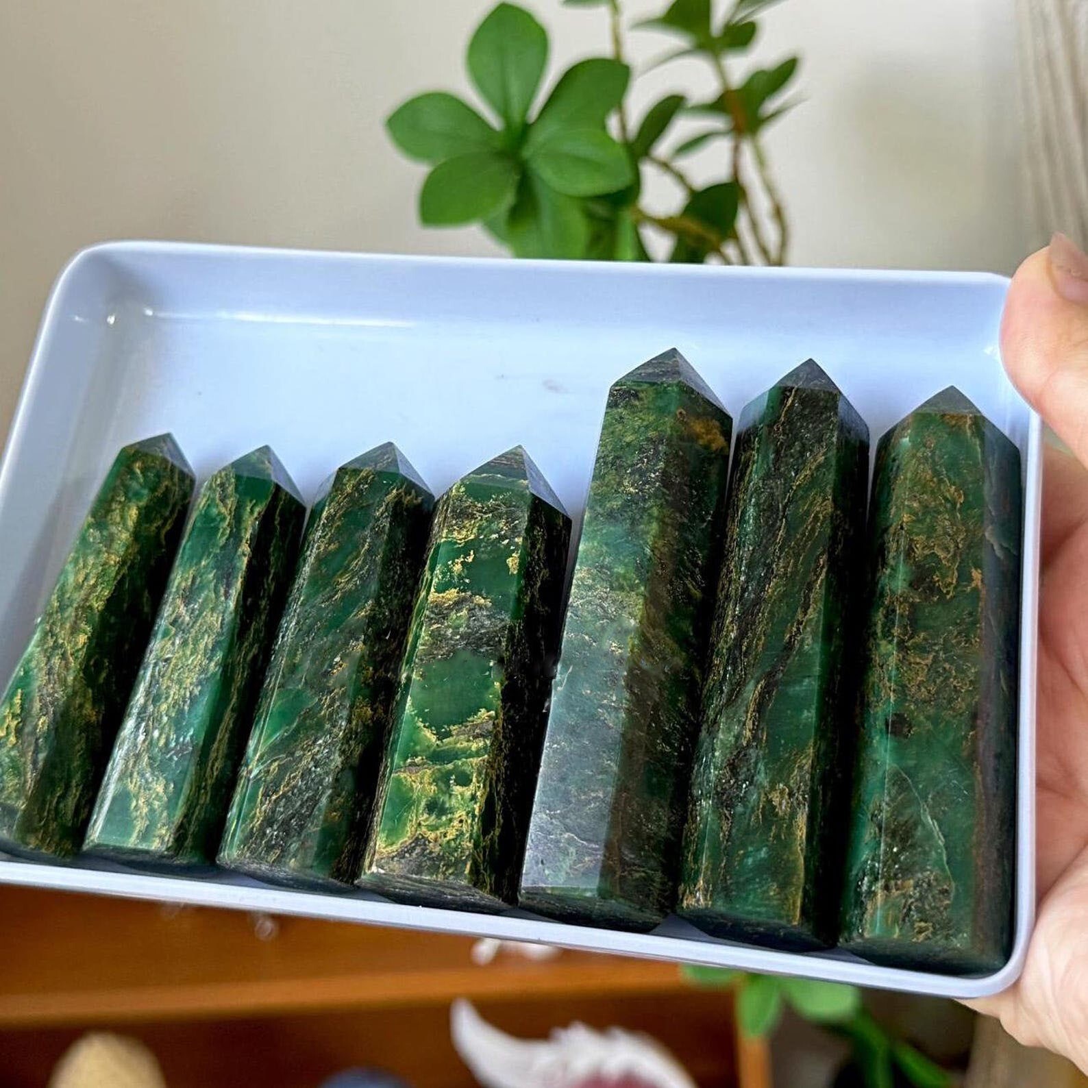 Natural Emerald Tower Point Meditation Obelisk Healing Crystal Mineral Specimen