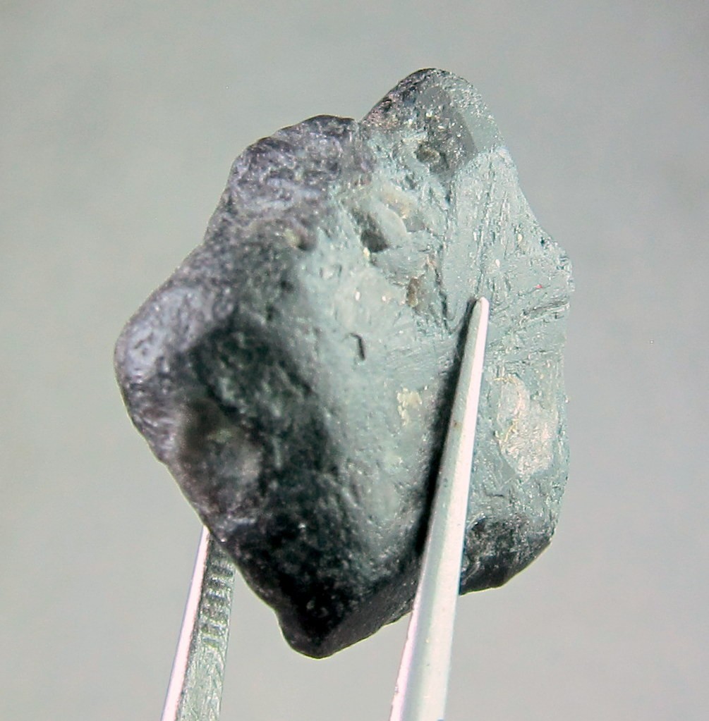 28 CT ALEXANDRITE NATURAL ROUGH COLECTOR’S CRYSTAL MINERAL GEM (G20)