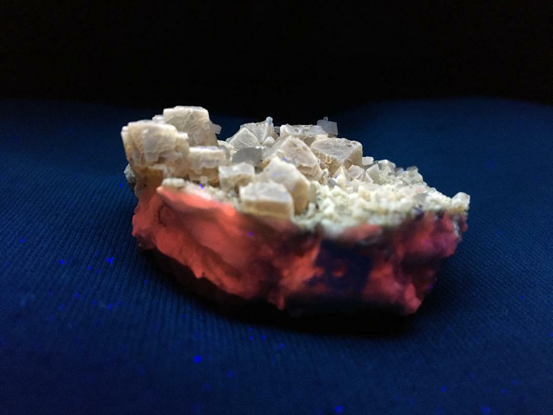 KB: BRIGHT!! FL. YELLOW/WHITE & RED CALCITE XLS. SW & PHOS., STRONTIAN, SCOTLAND