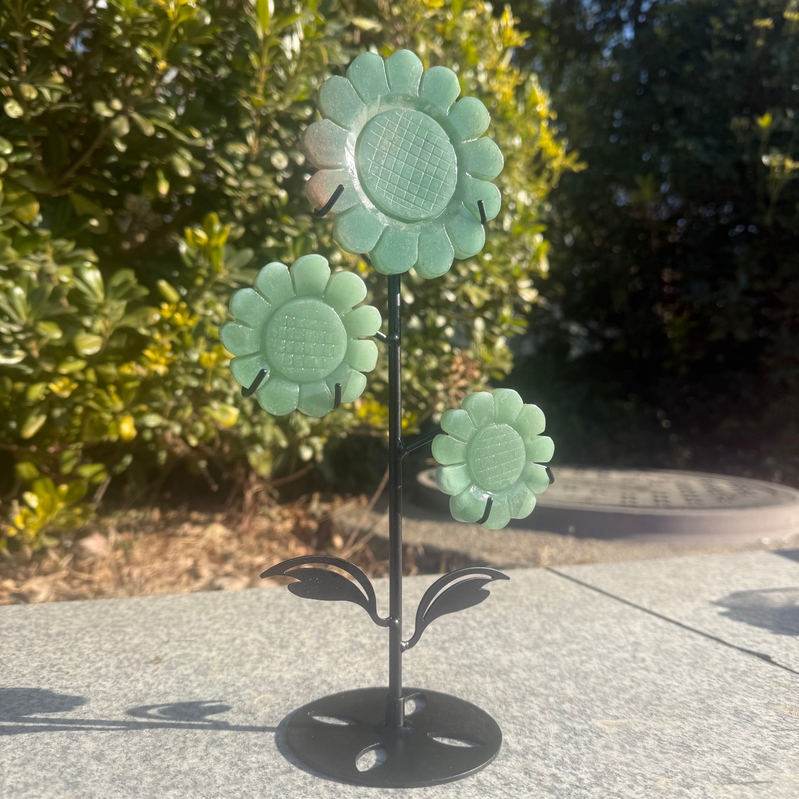 400g Natural Green East Mausoleum quartz crystal carved Sunflower Decor Gift