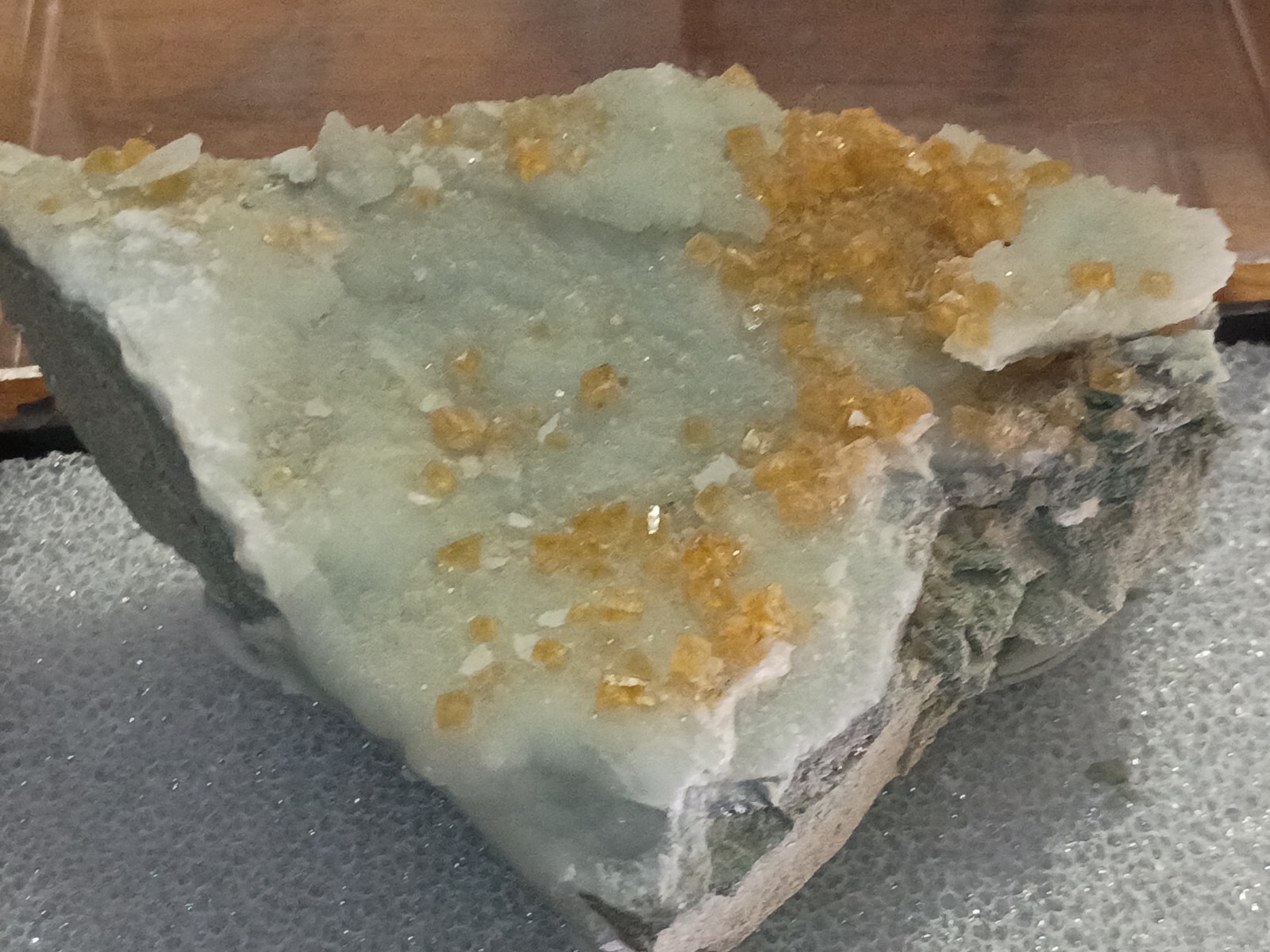 Fluorescent Calcite on Prehnite 11.6oz – Historic Haymarket Quarry Virginia 3in