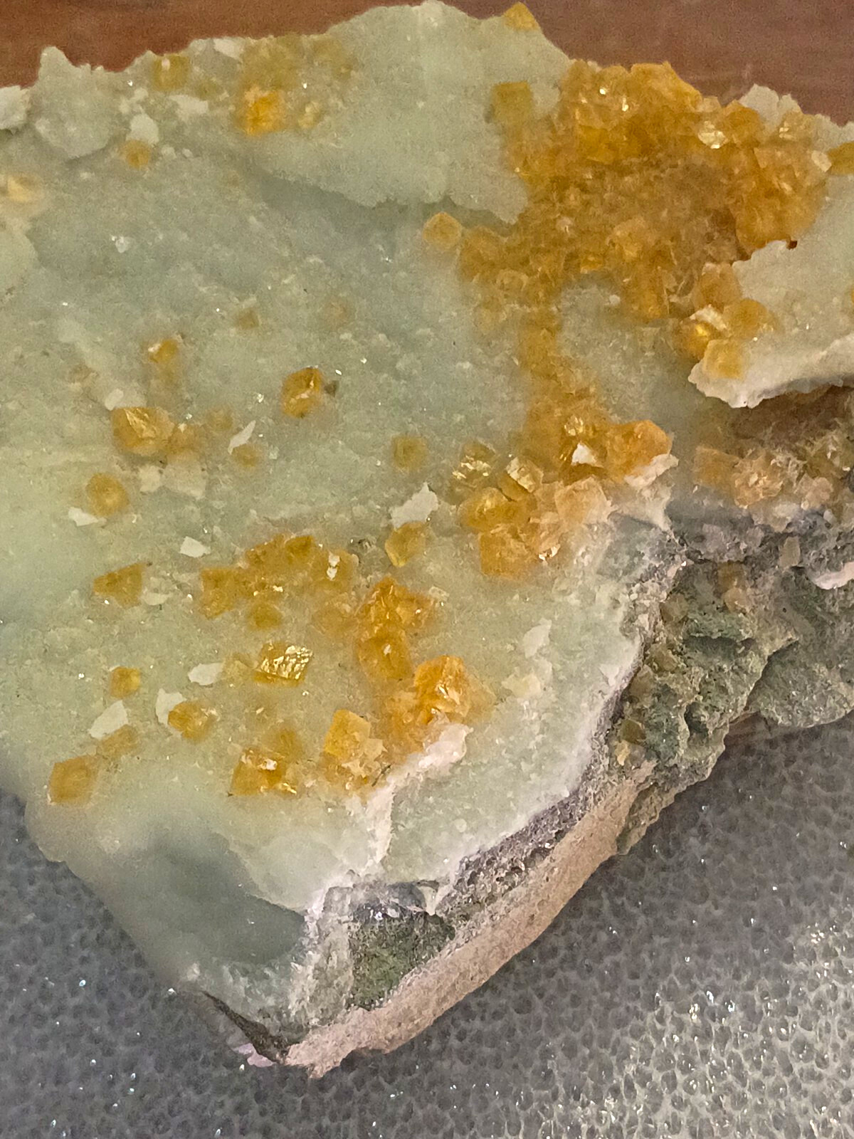 Fluorescent Calcite on Prehnite 11.6oz – Historic Haymarket Quarry Virginia 3in