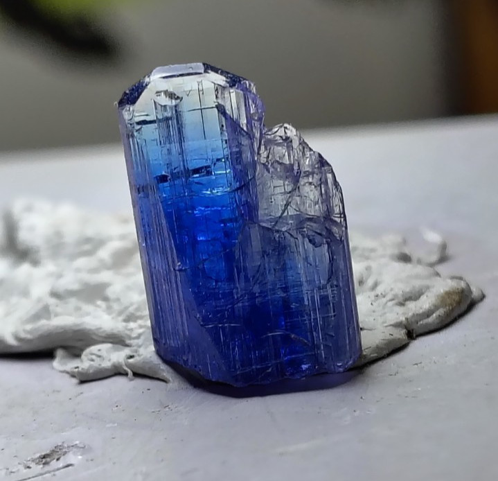 TANZANITE MULTICOLOR BLUE LIGHT TEAL PURPLE UNHEATED TWIN CRYSTAL 8CT MONSTER