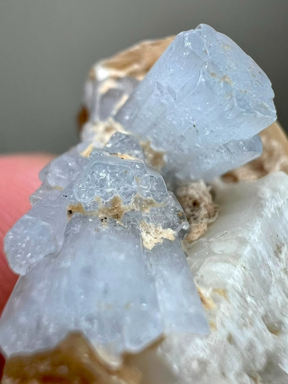 52CT, Top Quality! Natural Sky Blue Aquamarine Crystals with mica on matrix ,PAK