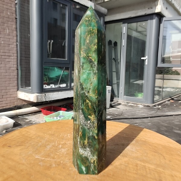 383g Natural Emerald Obelisk Tower Point Quartz Crystal mineral Healing Energy