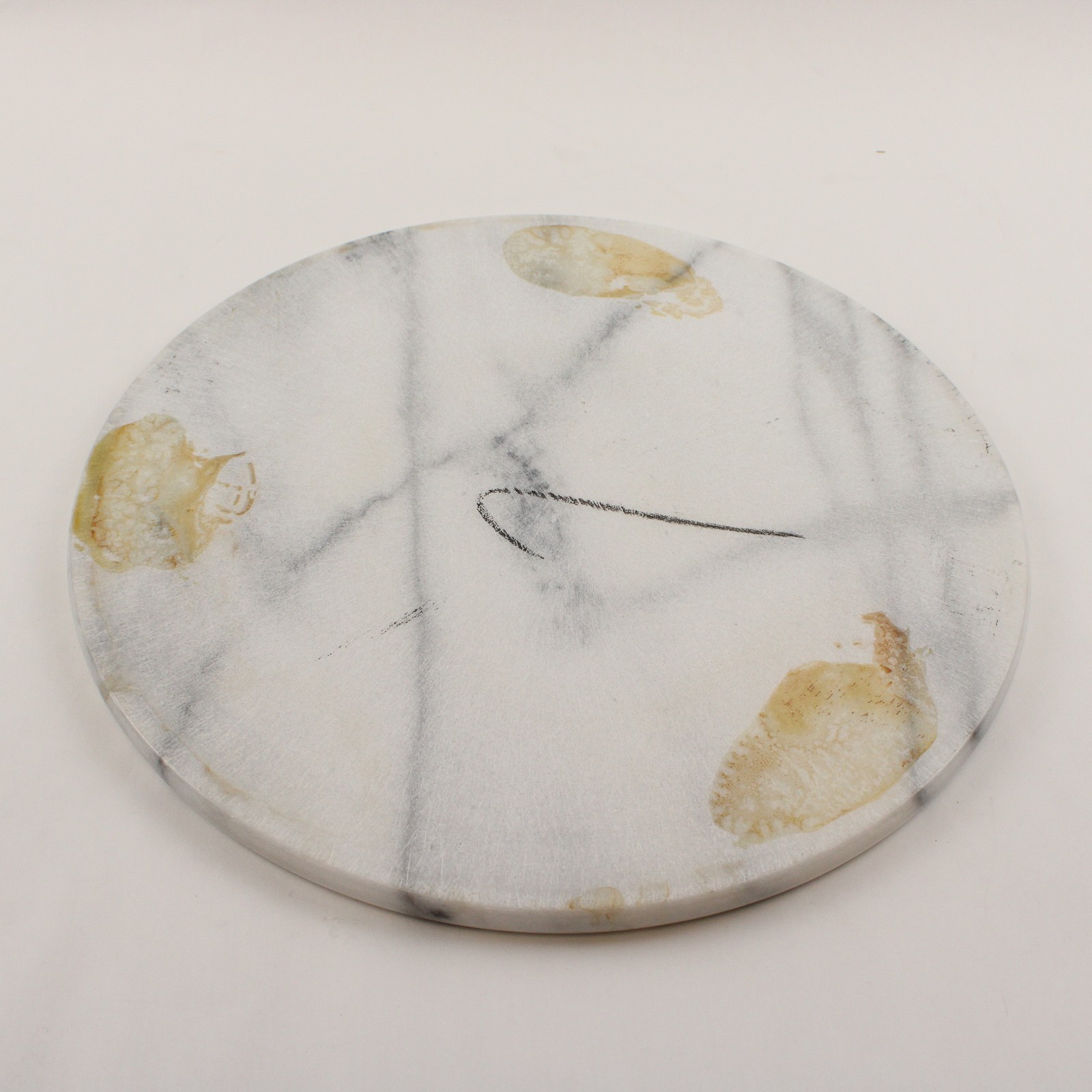 Unbranded Round Solid Slab Of White Marble Stone 14.25″ x 14.25″ x 0.75″