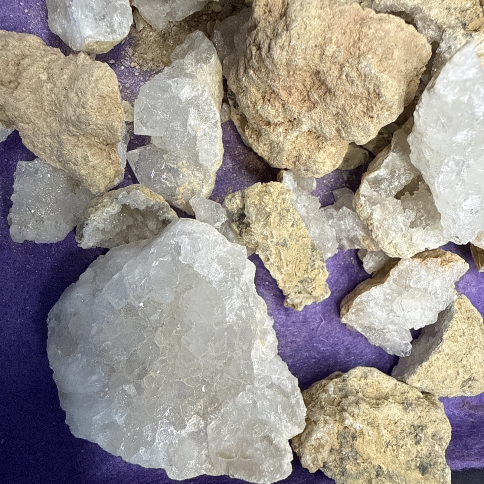 1SIZE 3″ to 4″LOCATION MoroccoMINERALS Quartz/ChalcedonyPRODUCT ID P-121