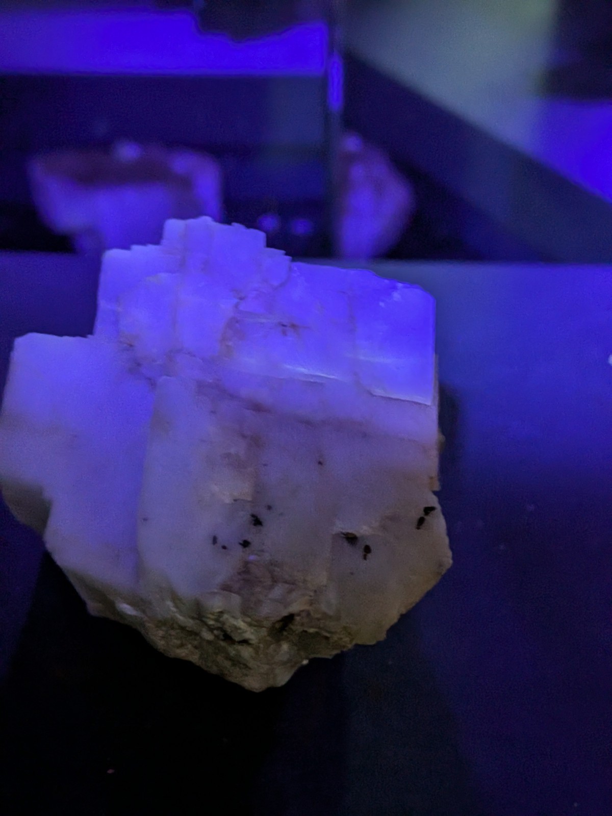 Calcite With Chalcopyrite And Fluorescent Bitumen And Fluorite, Kentucky