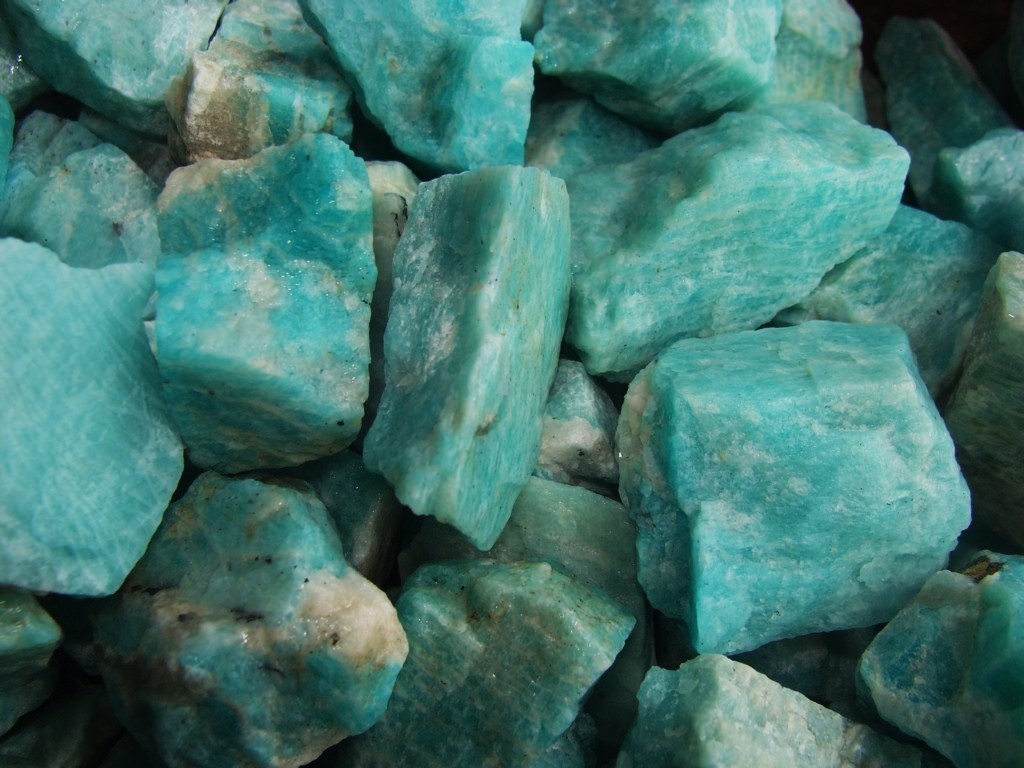 3000 Carat Lots of Unsearched Natural Amazonite Rough – Plus a FREE Faceted Gem