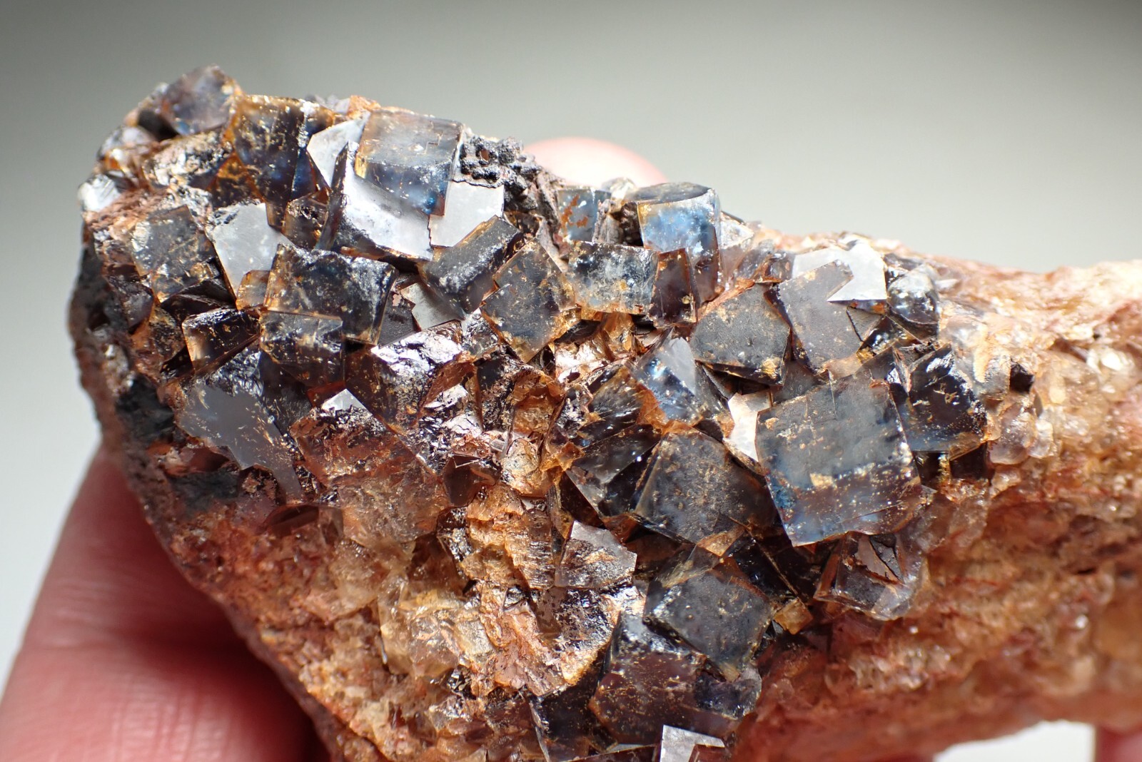 FLUORITE * BLUE CRYSTALS ON QUARTZ * RARE LOCALITY ! Cerny Potok, CZECH REPUBLIC