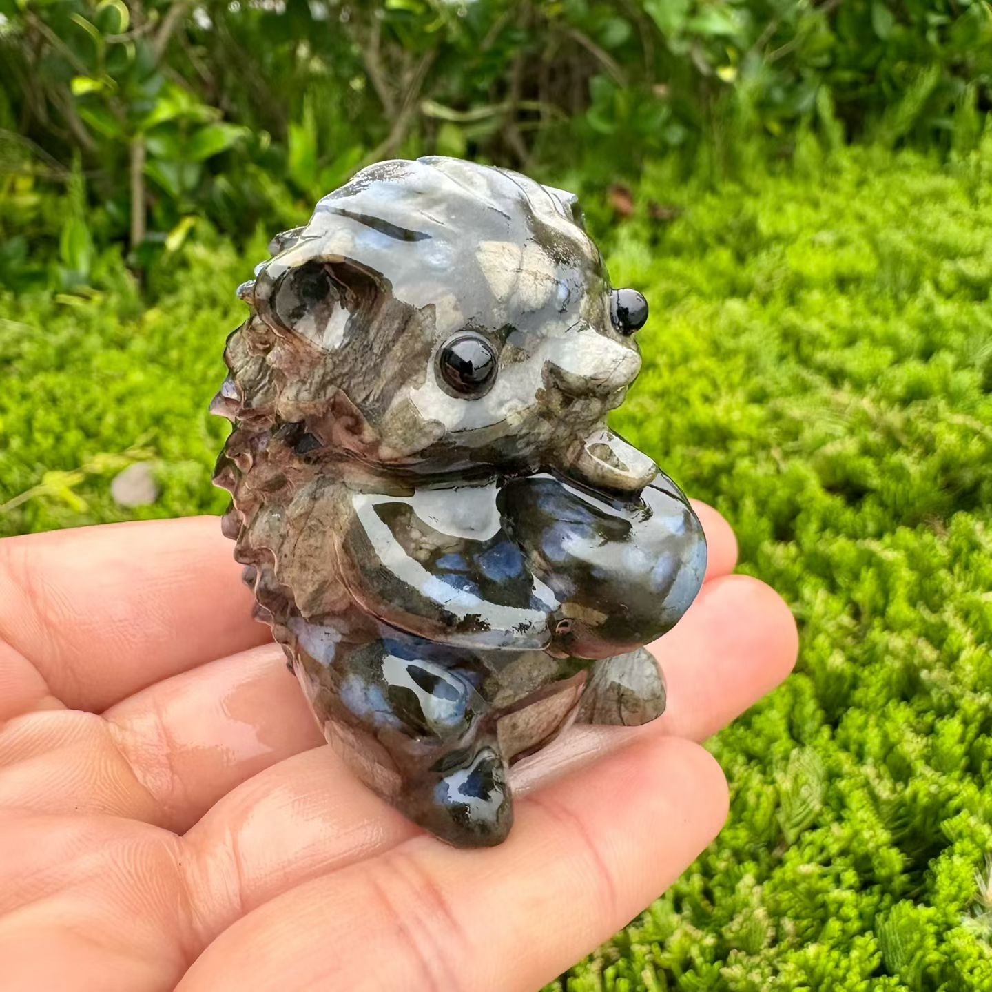 1pcs Natural mixed Hedgehog Carved quartz Crystal Reiki gift random