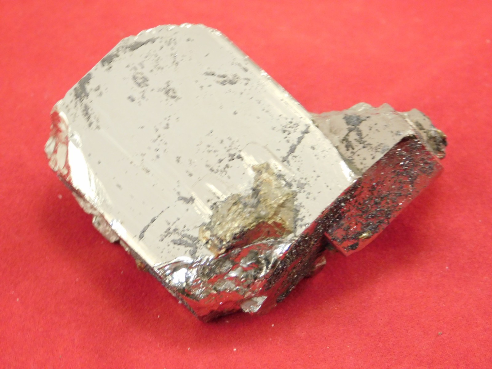 Larger 100% Natural PYRITE CUBE TWIN From Peru 183gr