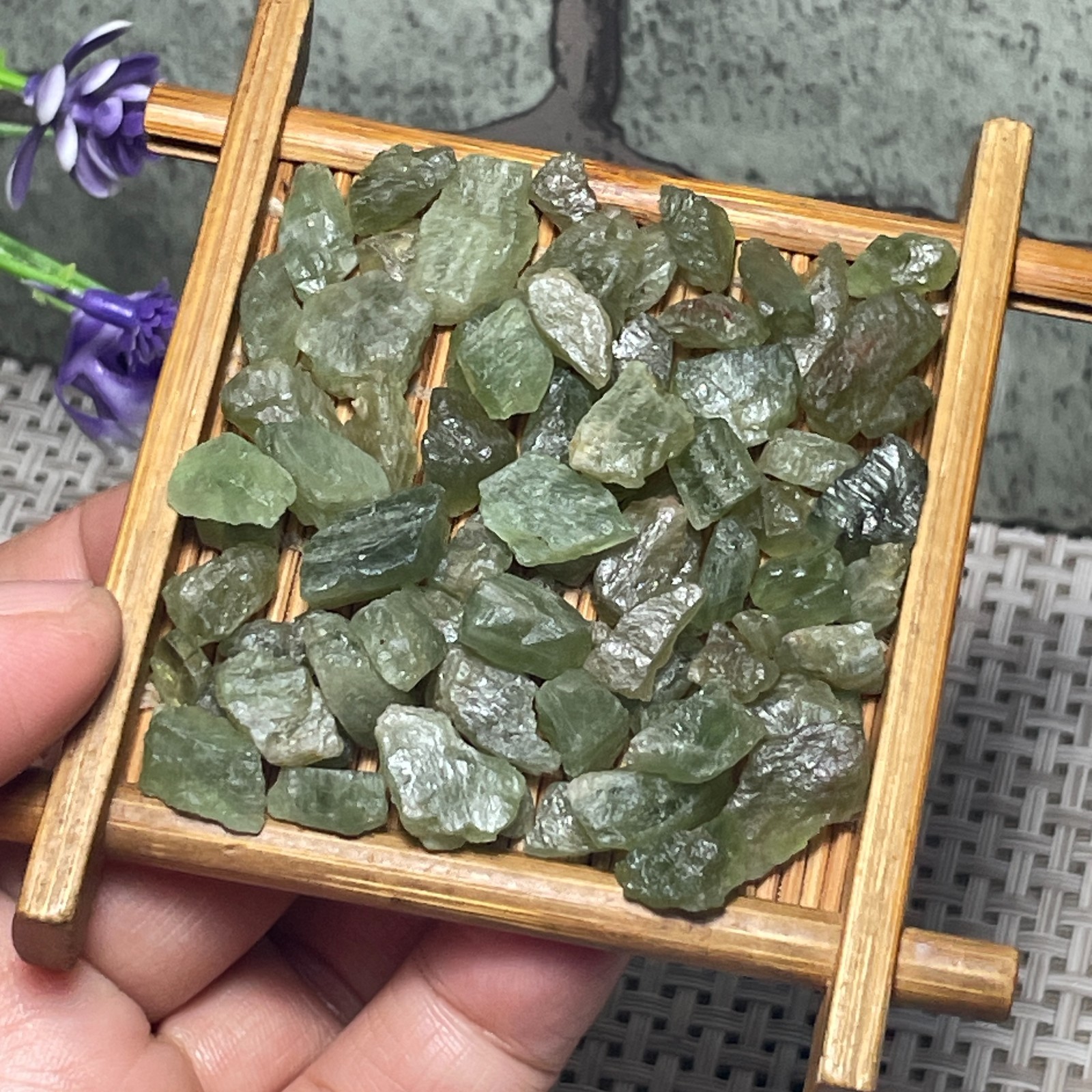 4-10mm Raw Green Apatite Stone – Natural rough Apatite from Madagascar 41g c606