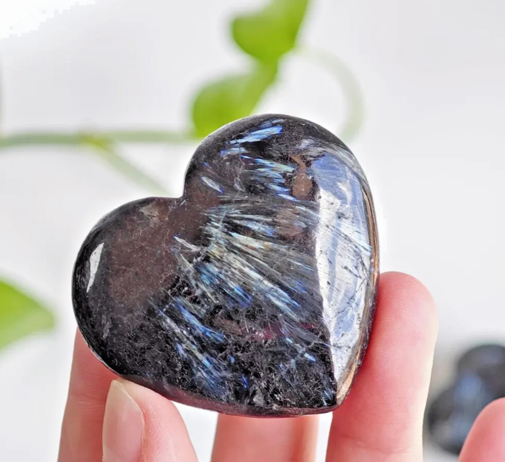 2.5”Arfvedsonite Heart Stone Palm Stone Healing Reiki Gemstone Gift Home Decor