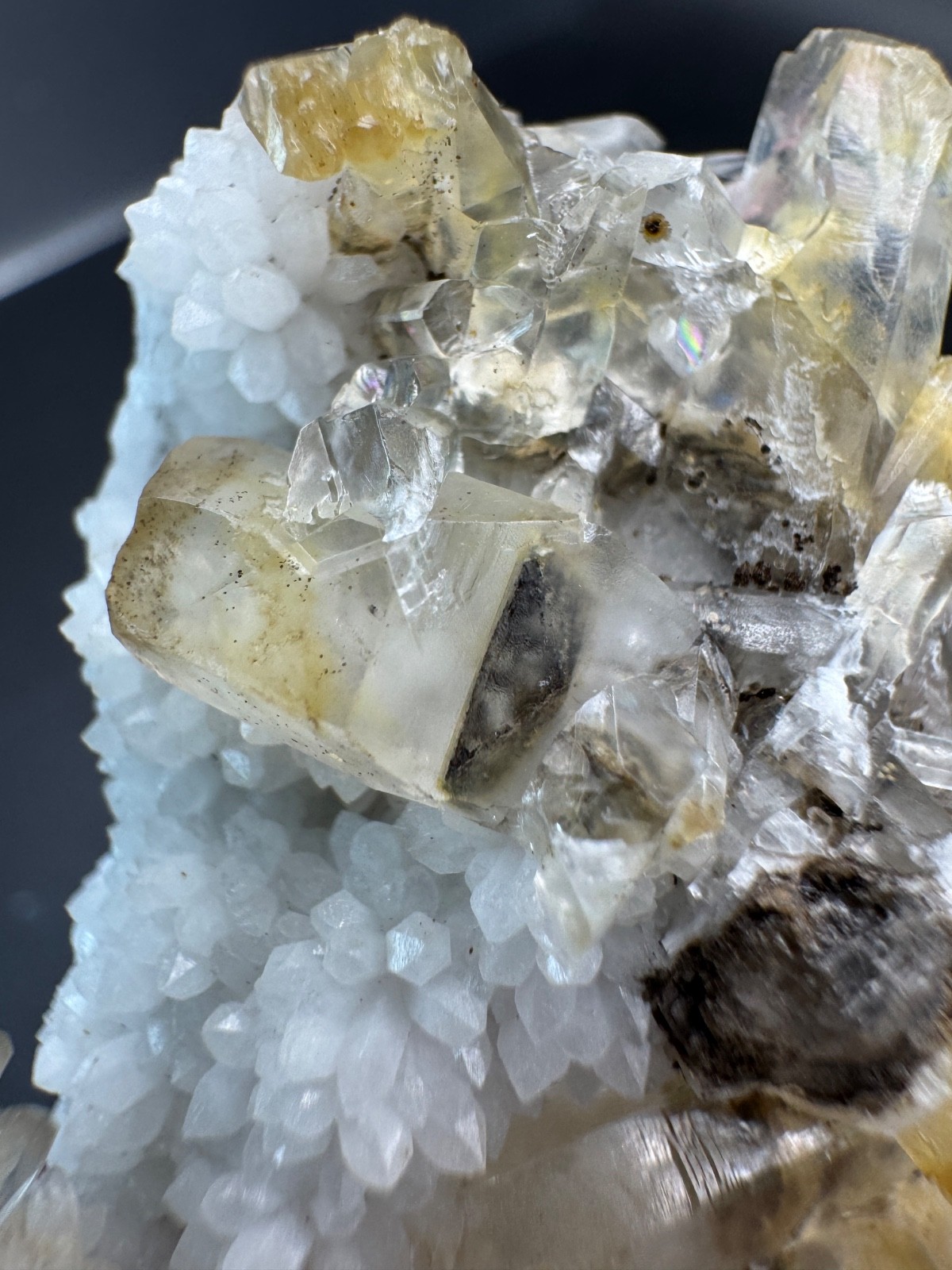 6557 Auralight Calcite on White Quartz BRIGHT UV Fu Jian 100g