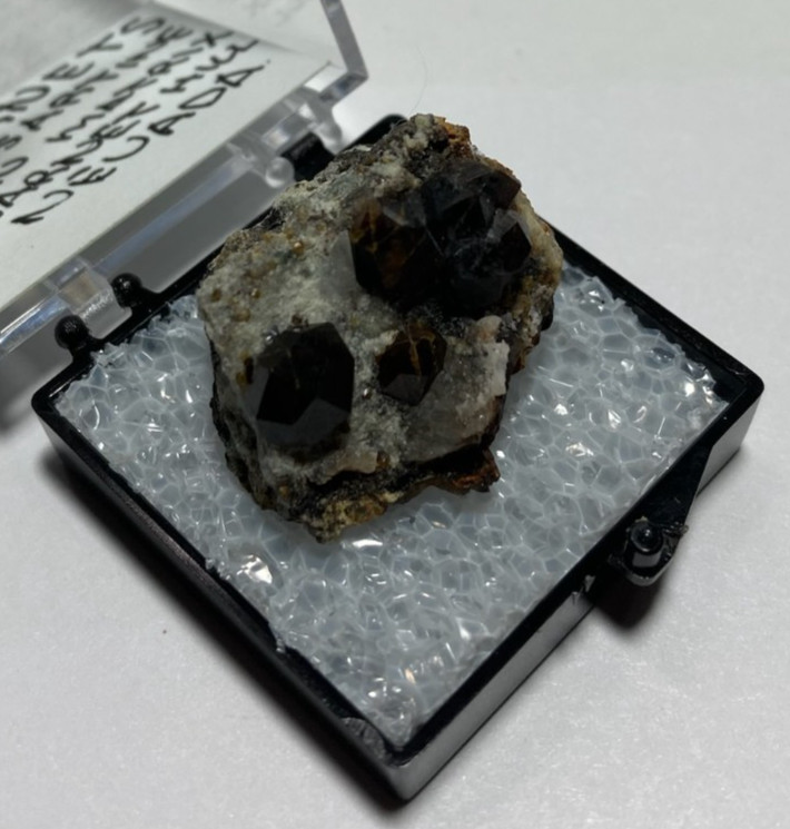 Spessartine Garnet cluster Thumbnail from Garnet Hill Nevada