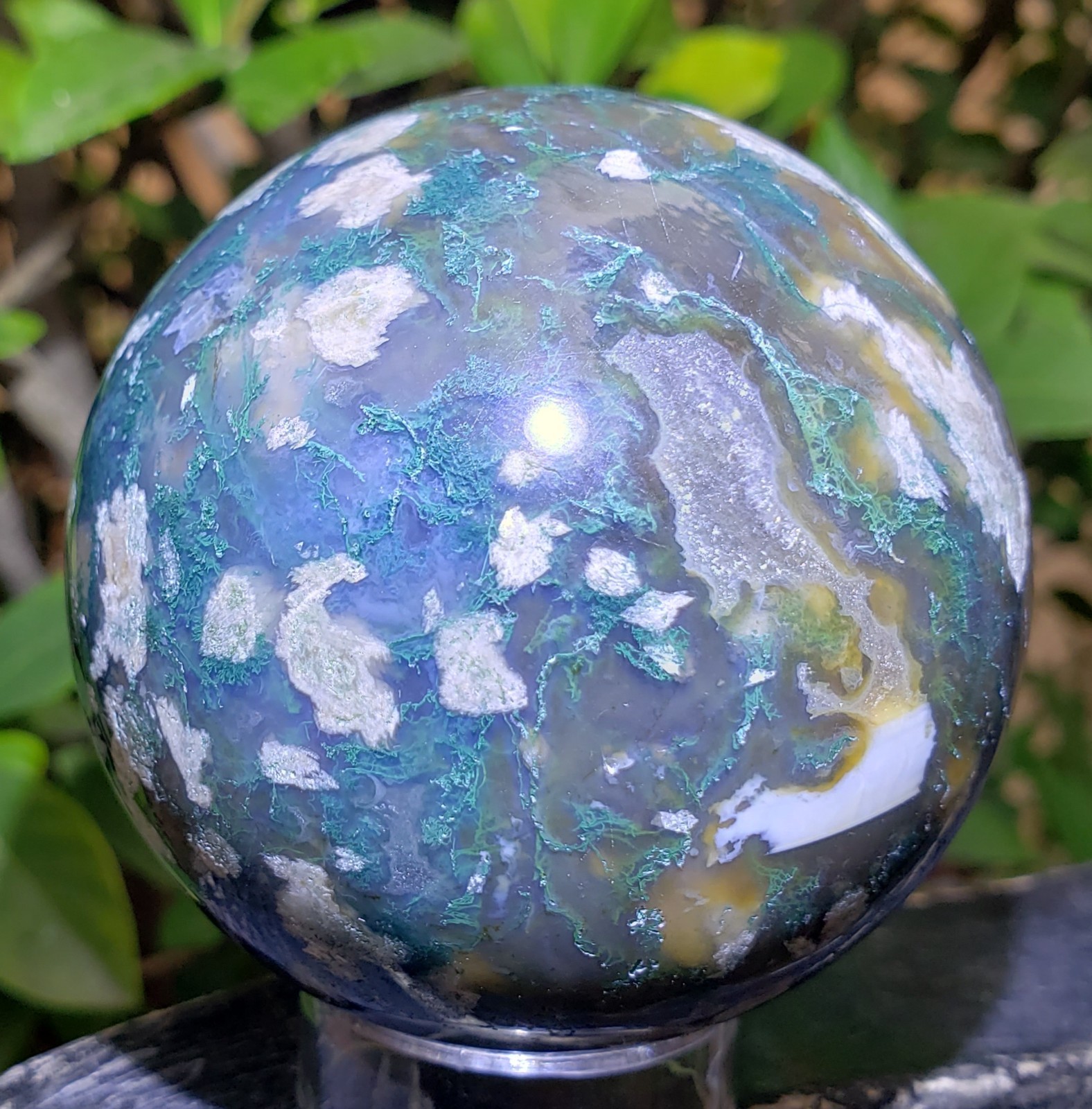 2.5″ Moss Agate Quartz Crystal Mineral Sphere Ball Orb UV to PINK, 362g
