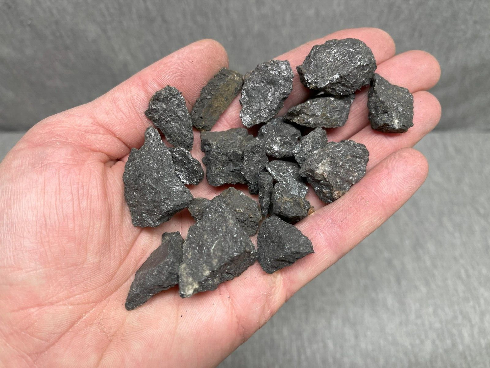 Dark Iron Ore, Magnetite Ore, Smelting Ore, Iron Ore Rock, 30 Pounds
