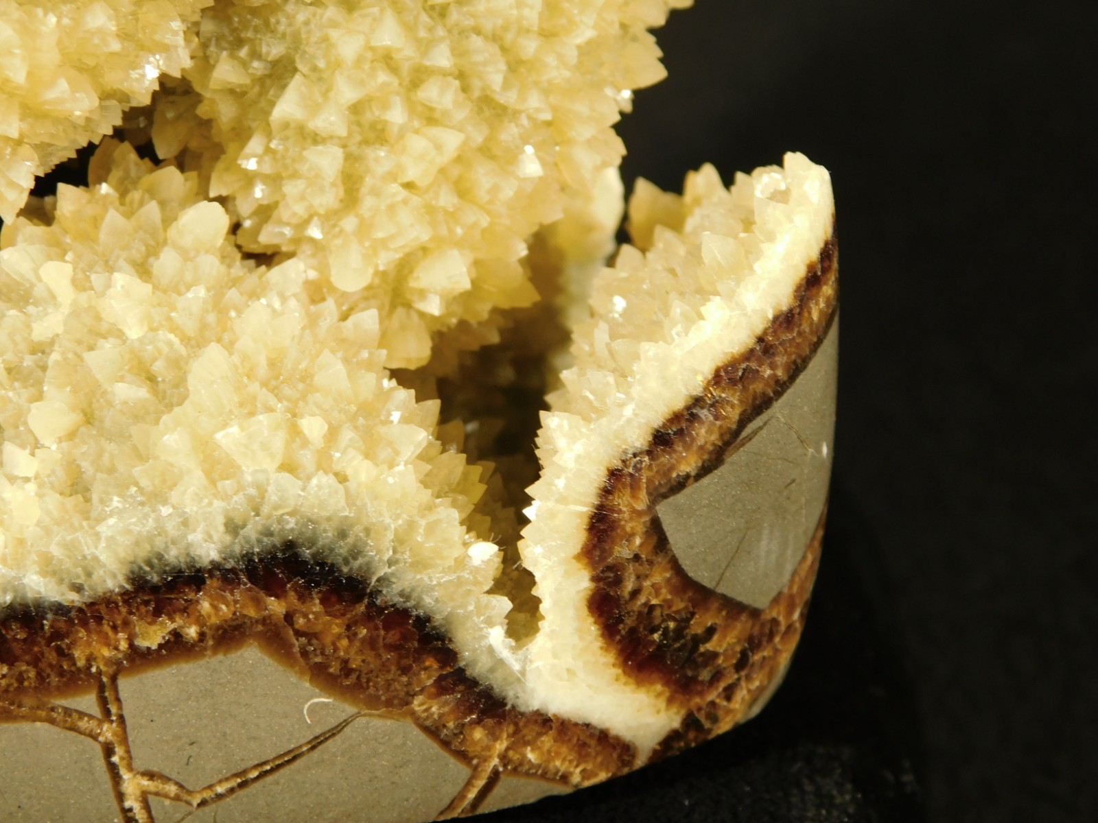 Big Polished AAA Crystal Filled Hollow Septarian GEODE Free Form Utah 1044gr