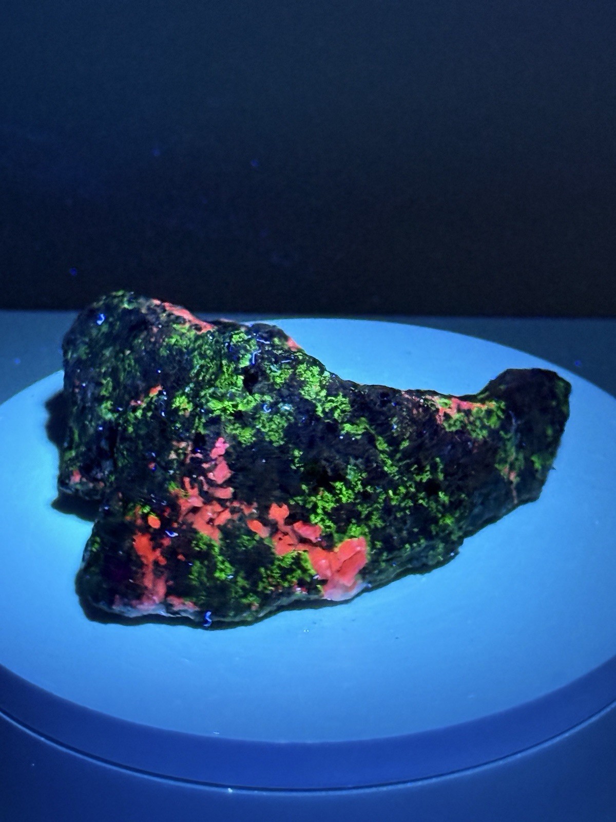 ELECTRIC Calcite, Willemite, & Franklinite Fluorescent Mineral Specimen – NJ
