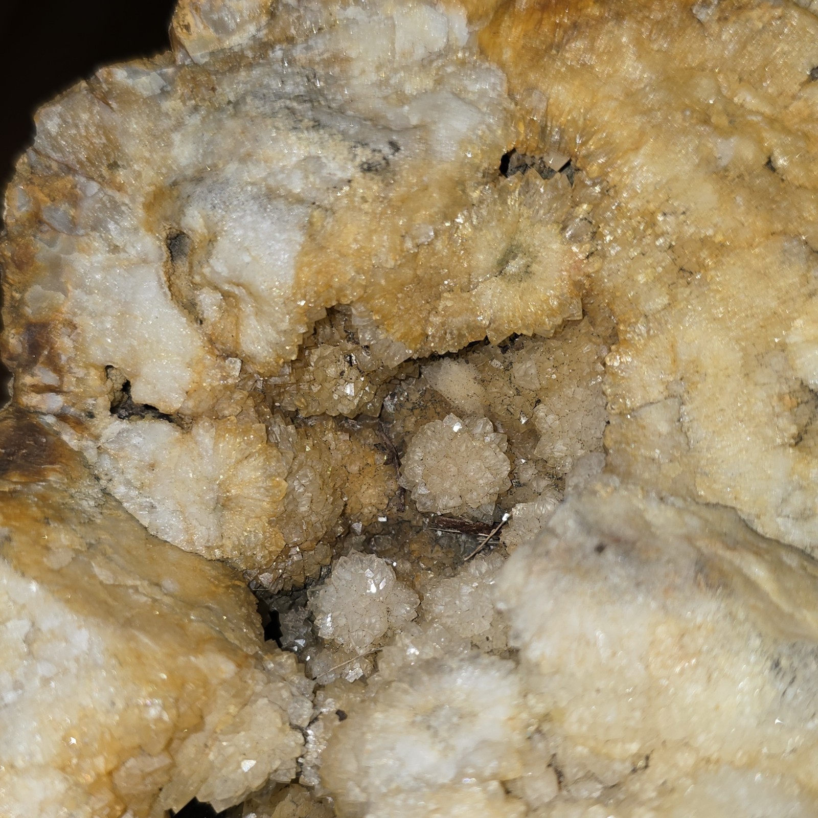 Large Kentucky Quartz Crystal Iron Geode Display Specimen DRUZY SOLID Beautiful