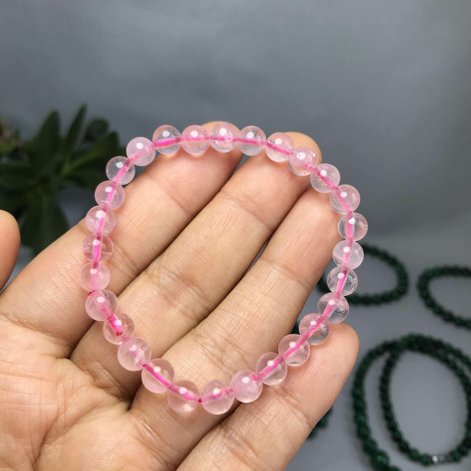 1Pcs Natural Polish Pink crystal stone bracelets Crystal ball Specimen 6mm
