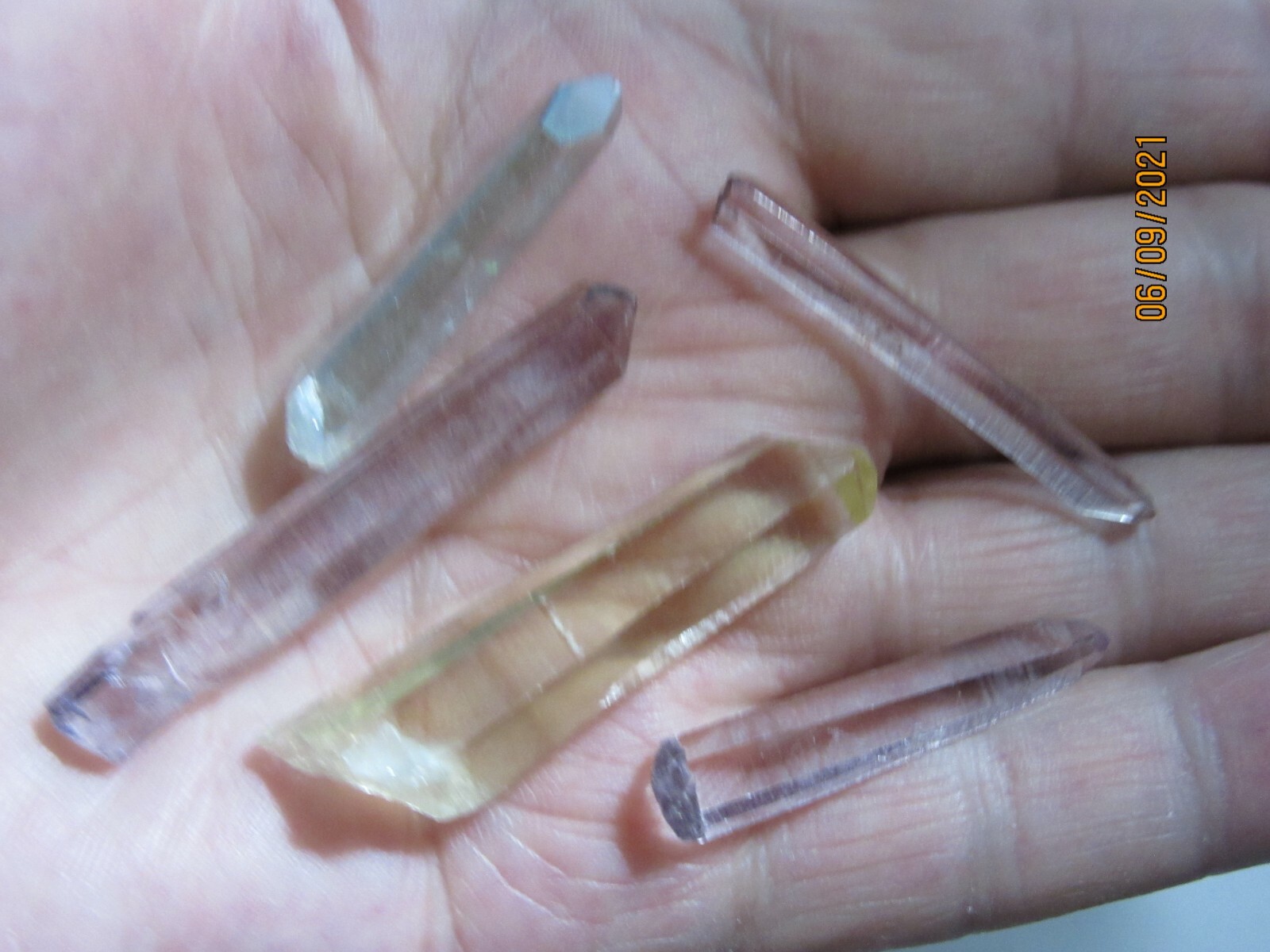 5 Pieces Platinum Coated Natural Quartz Points 1 7/8 to 1 3/8″ Long PLC-4 Reiki