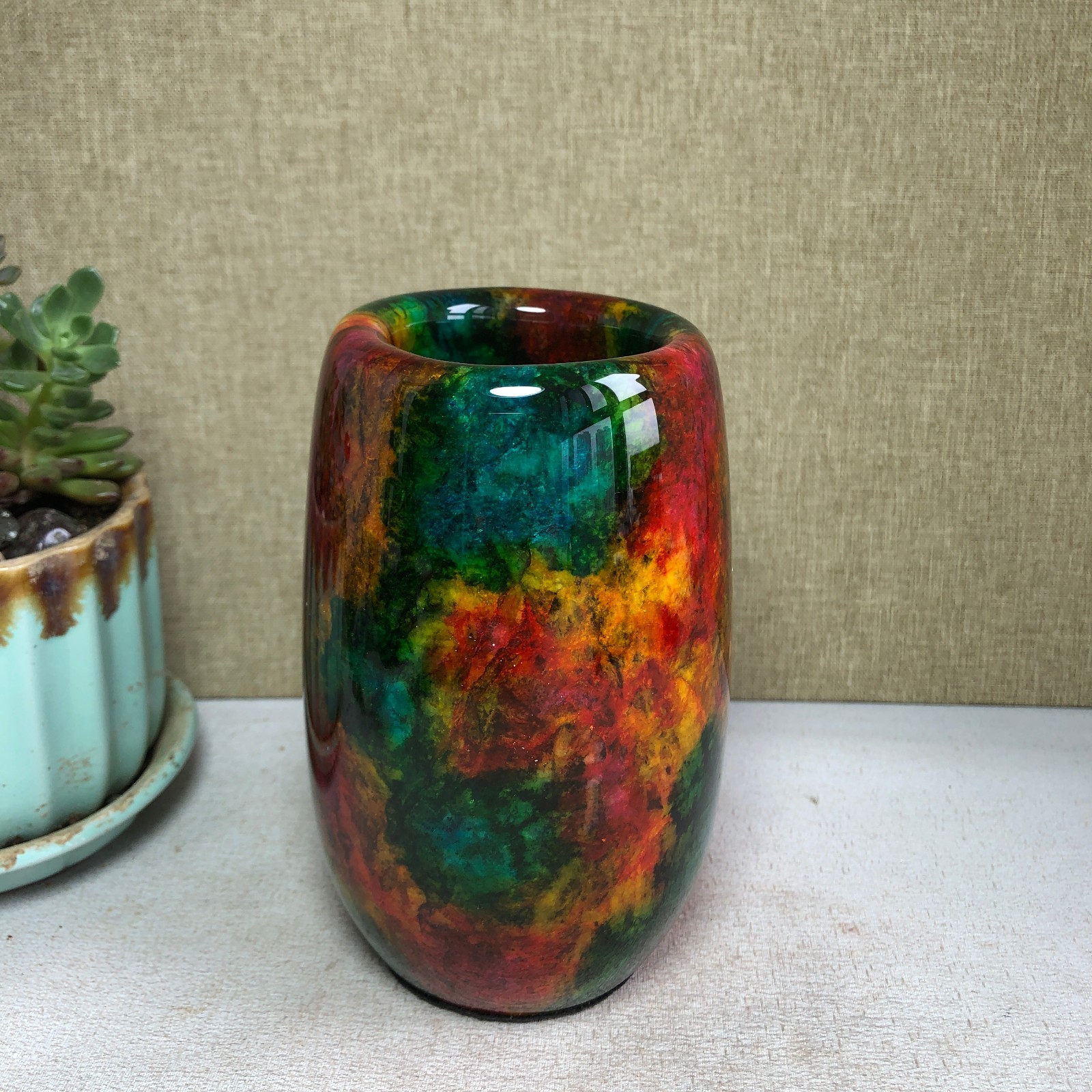 Natural “Seven Colors Jade” vase specimen -Taiwan China 1000g 128mm A4584
