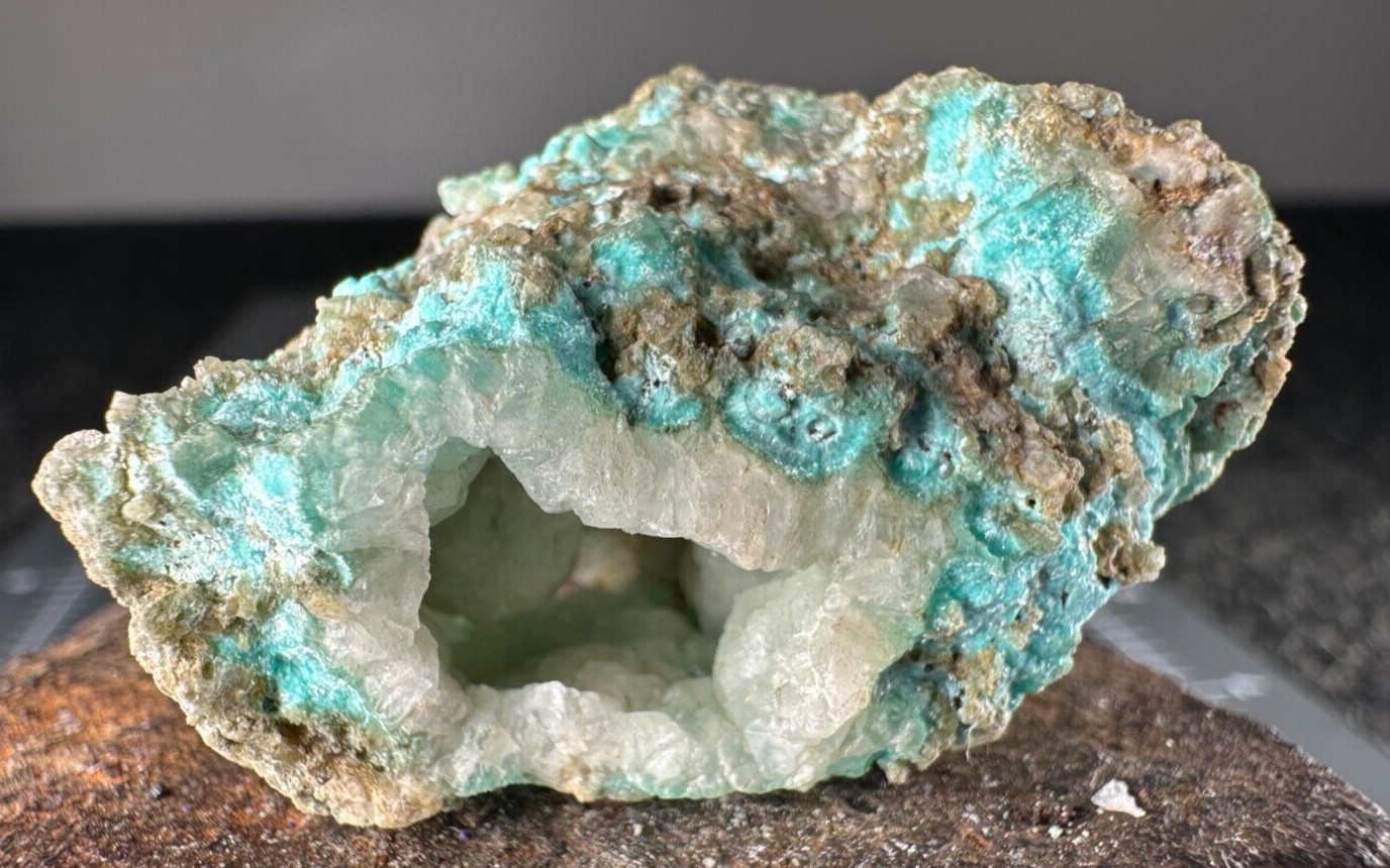 ➤ 1-5/8″ SMITHSONITE VUG – GRAPHIC MINE – MAGDELENA NEW MEXICO VIDEO➤876