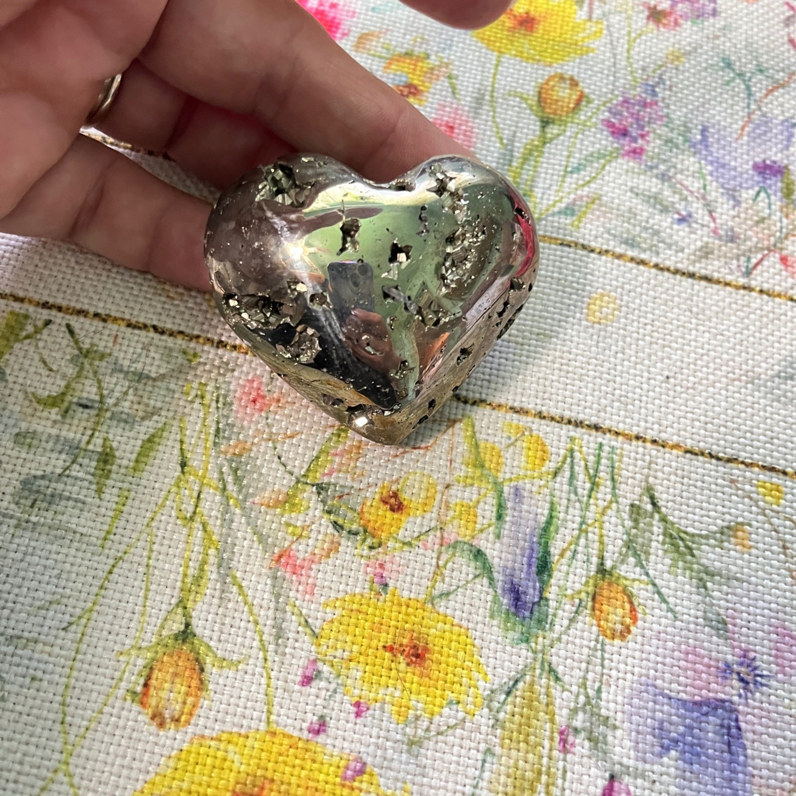 Unbranded Pyrite Heart Crystal OS Gold Metallic Druzy Polished Stone 5oz