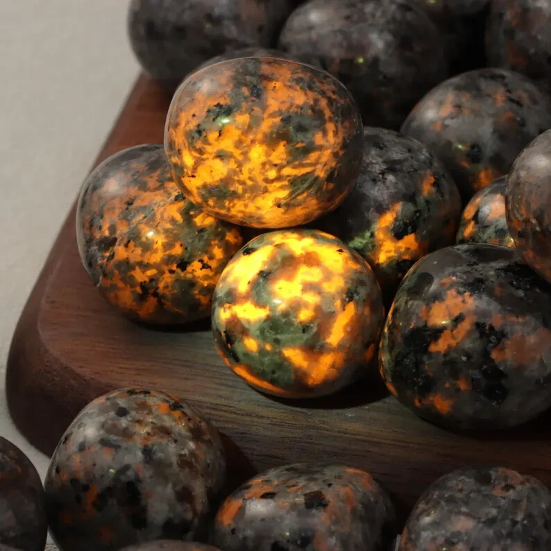 5pcs Natural Yooperlite Tumbled Polished Flame Stone UV Reactive Fire Stone