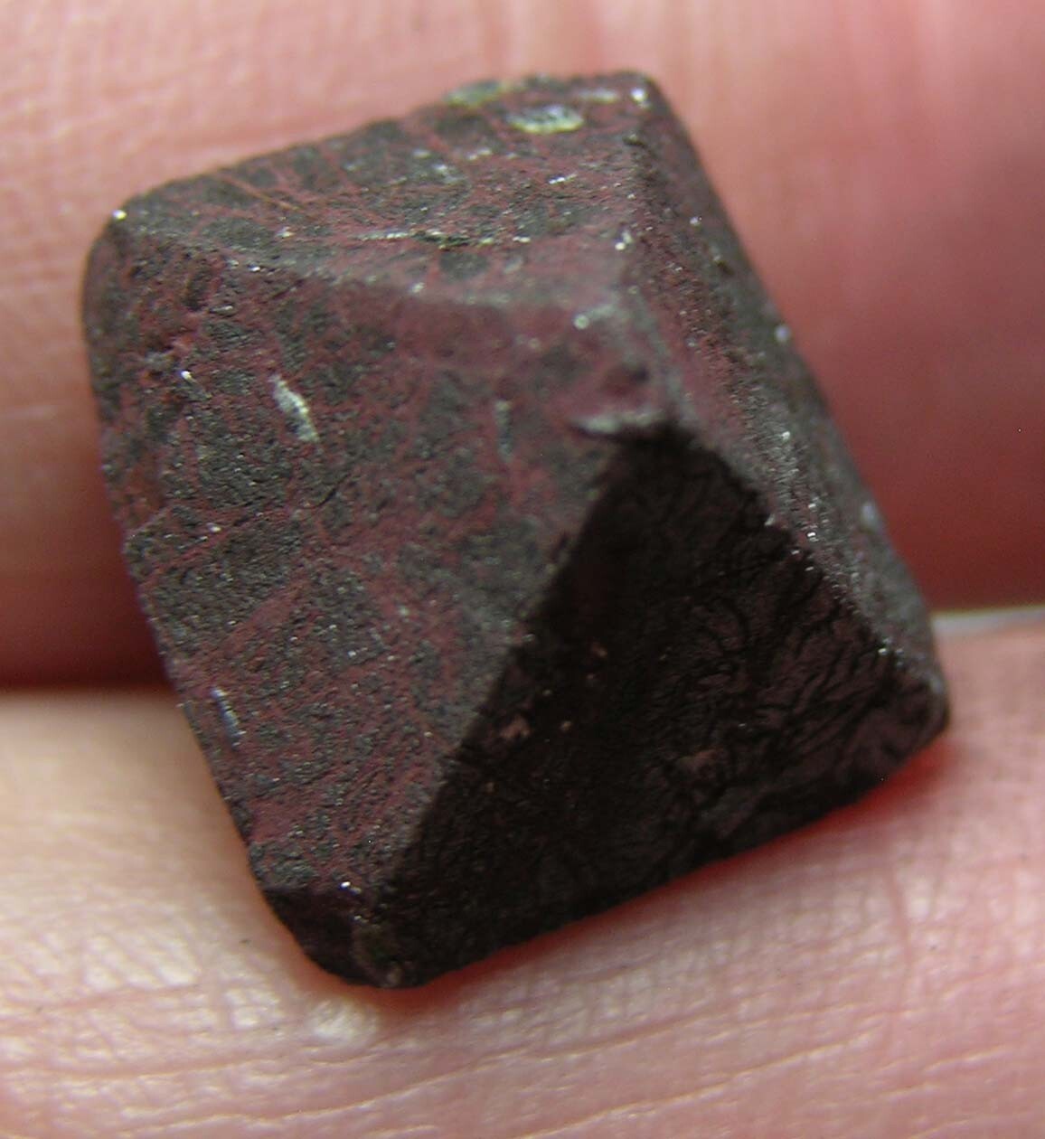 #16 Pakistan 27.15ct Natural Octahedron Magnetite Crystal Specimen 5.40g 17mm