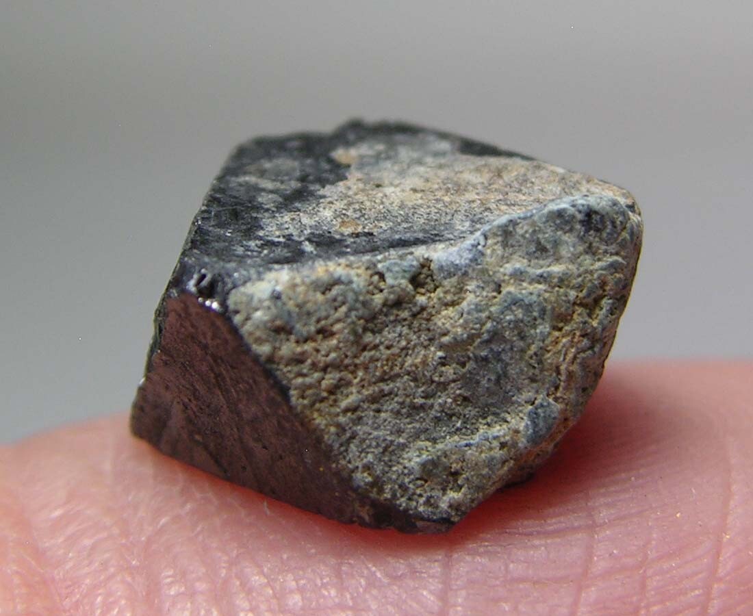 #4 Pakistan 10.35ct Natural Octahedron Magnetite Crystal Specimen 2.05g 12mm