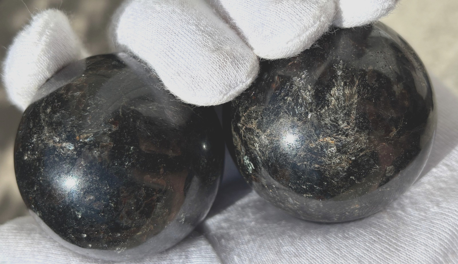 USA SALE 343g “LOT ARFVEDSONITE” ANTHO PHYLLITE SPHERES SPHERE 1.92″ & 1.87″