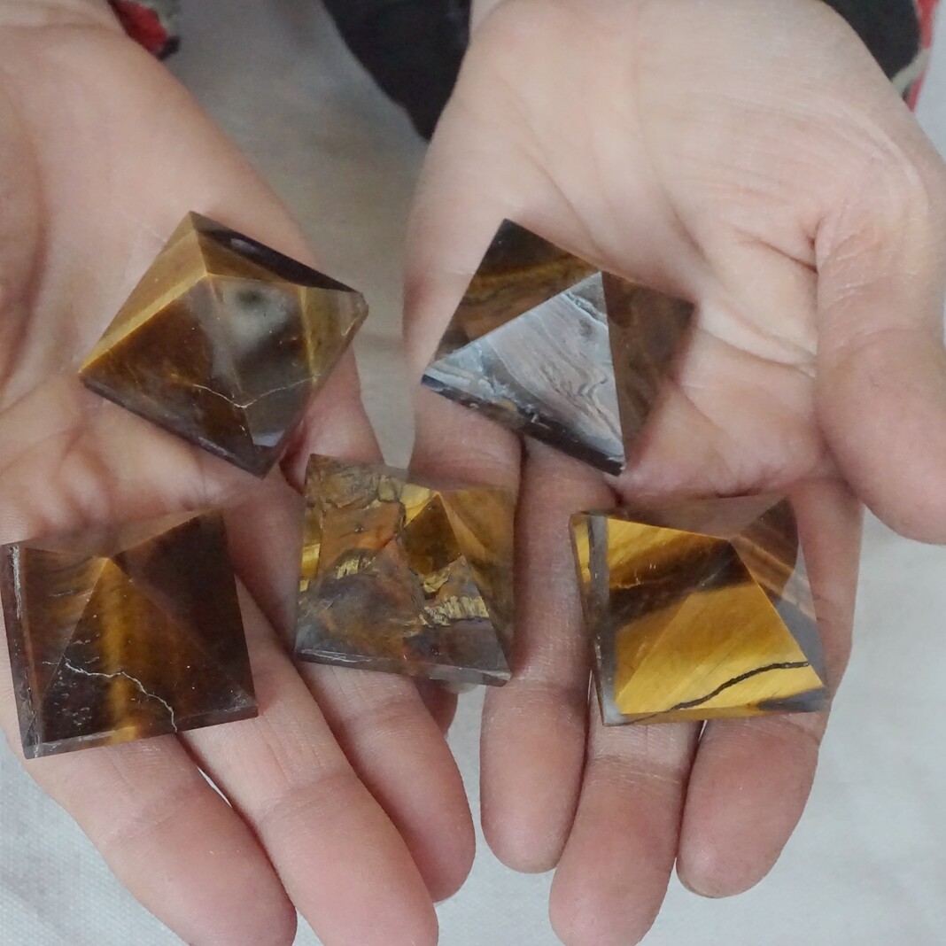 0.5LB 10Pcs Natural Tiger Eye Quartz Crystal Pyramids Points Polished Healing
