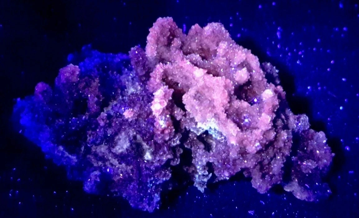 2.75″ CALCITE from Chihuahua, Mexico FLUORESCENT
