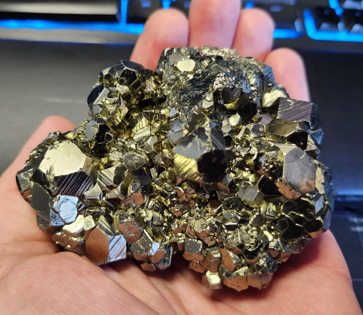 ✨🌟Peruvian Pyrite – Huge Octahedral Crystals – (Huanzala Mine, Peru) – 686g