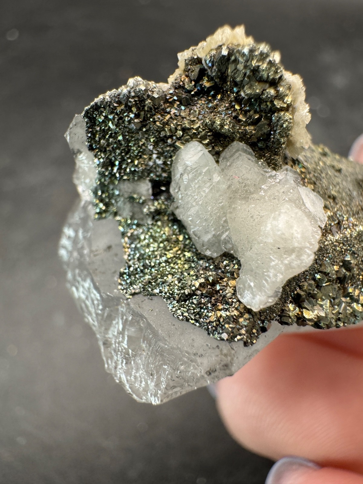 6606 Multicolor Pyrite and Calcite on Quartz Hu Bei 20g