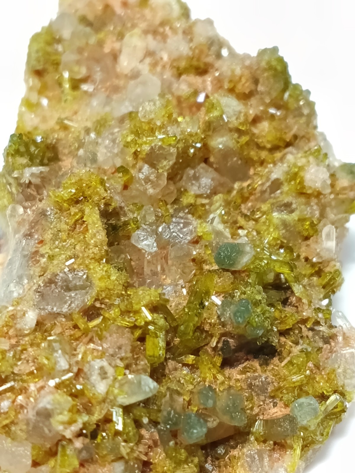 Green Natural Epidote Mineral On Quartz Crystal Matrix X84