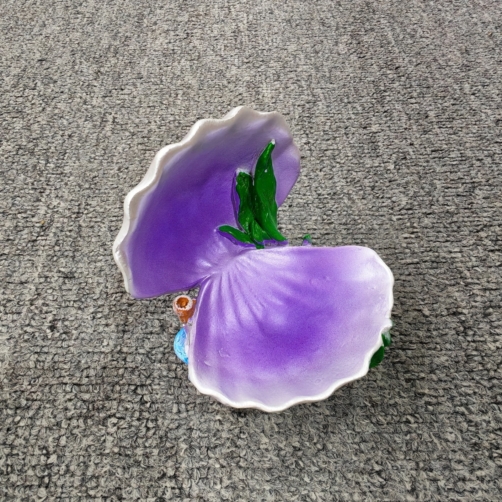 purple clamshell stand for natural crystal sphere