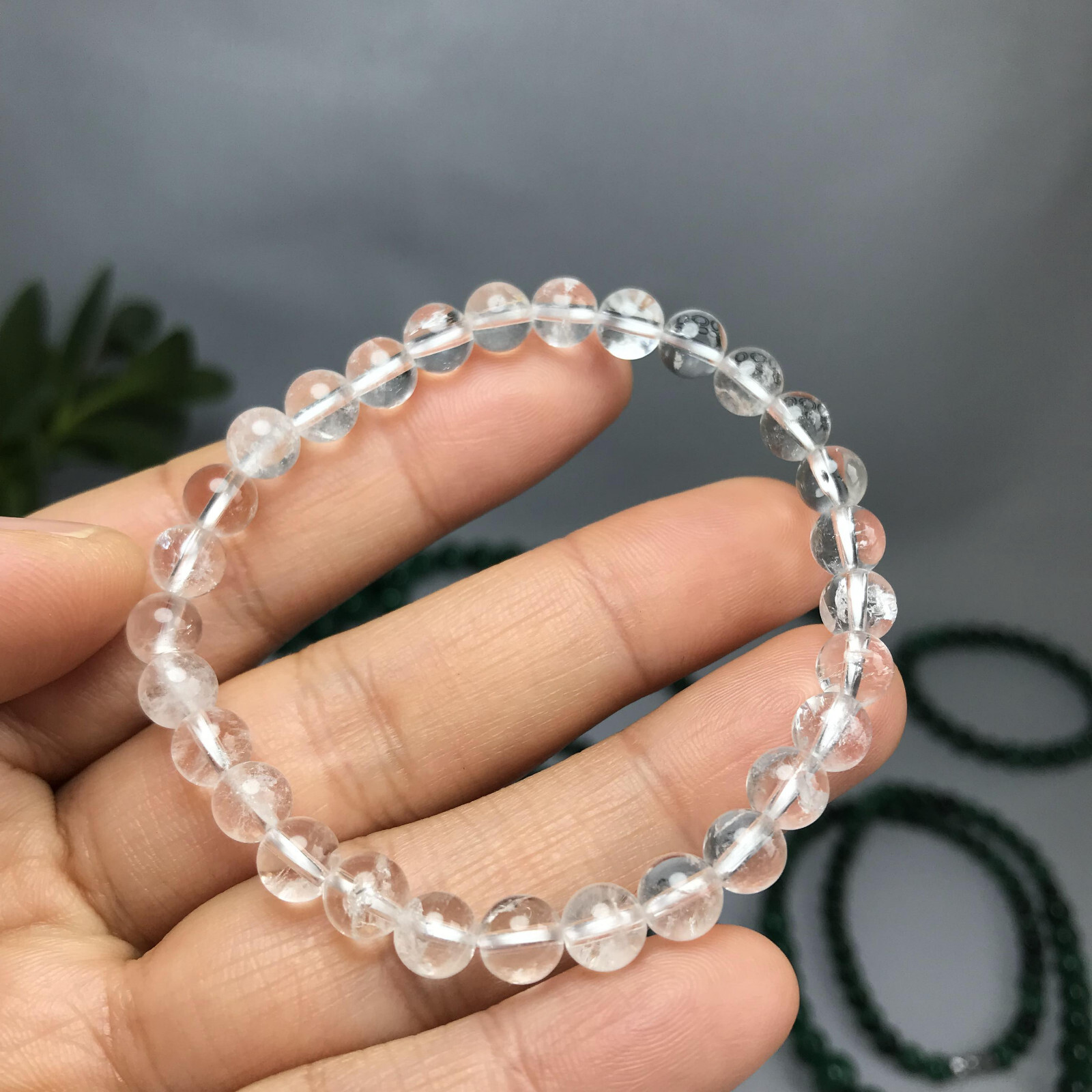 1Pcs Natural Polish white crystal stone bracelets Crystal ball Specimen 6mm