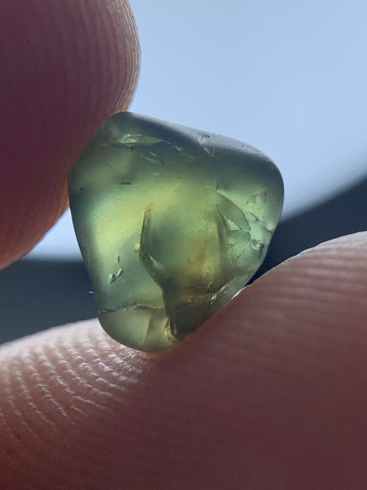 1.90 Crts Gorgeous Piece Facet Grade Green (Teal) sapphire Rough