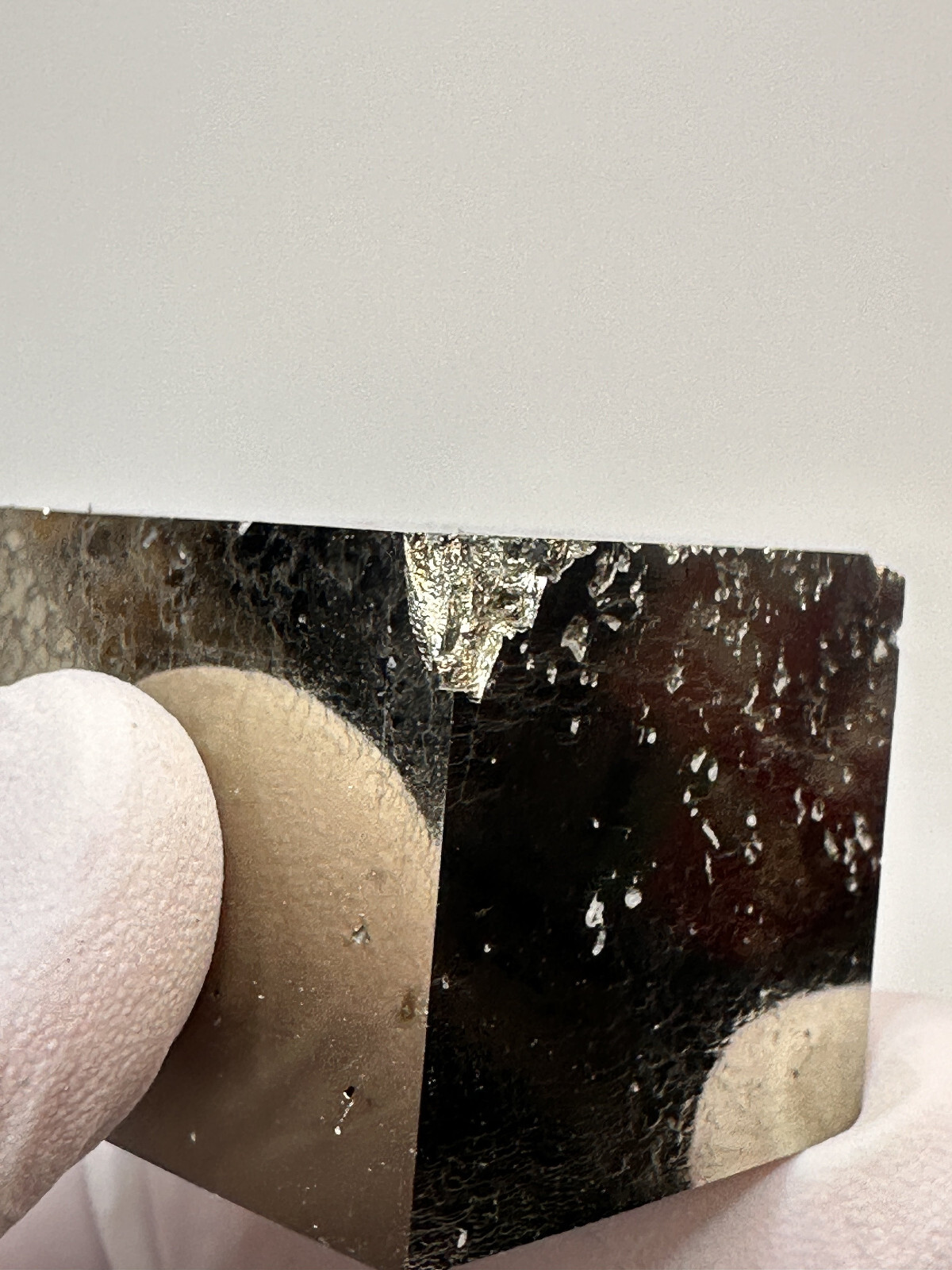MIRROR SHINE__LARGE Lusterous 1 1/4″ Pyrite Cube__Navajun Mine , Spain