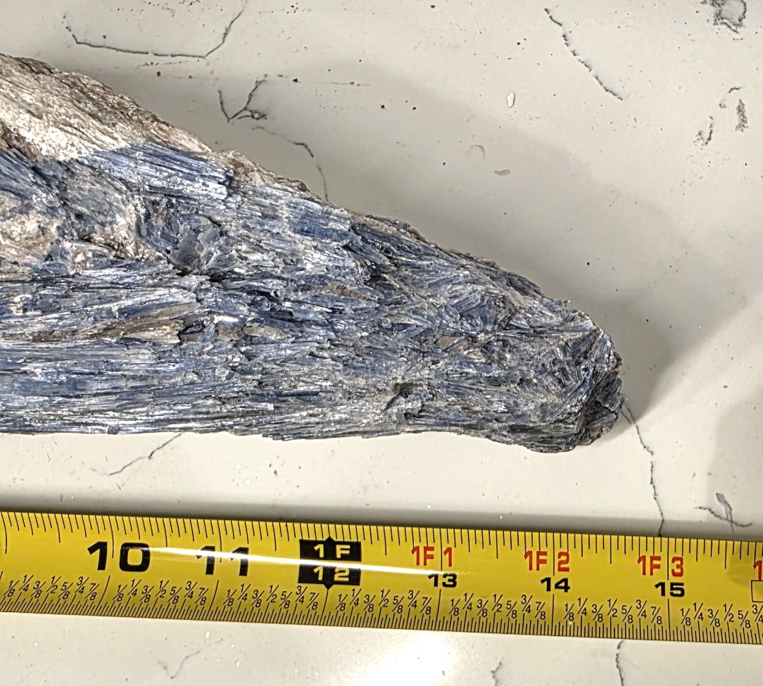 8LB 15″ BLUE OCEAN KYANITE IN NATURAL MICA FORM
