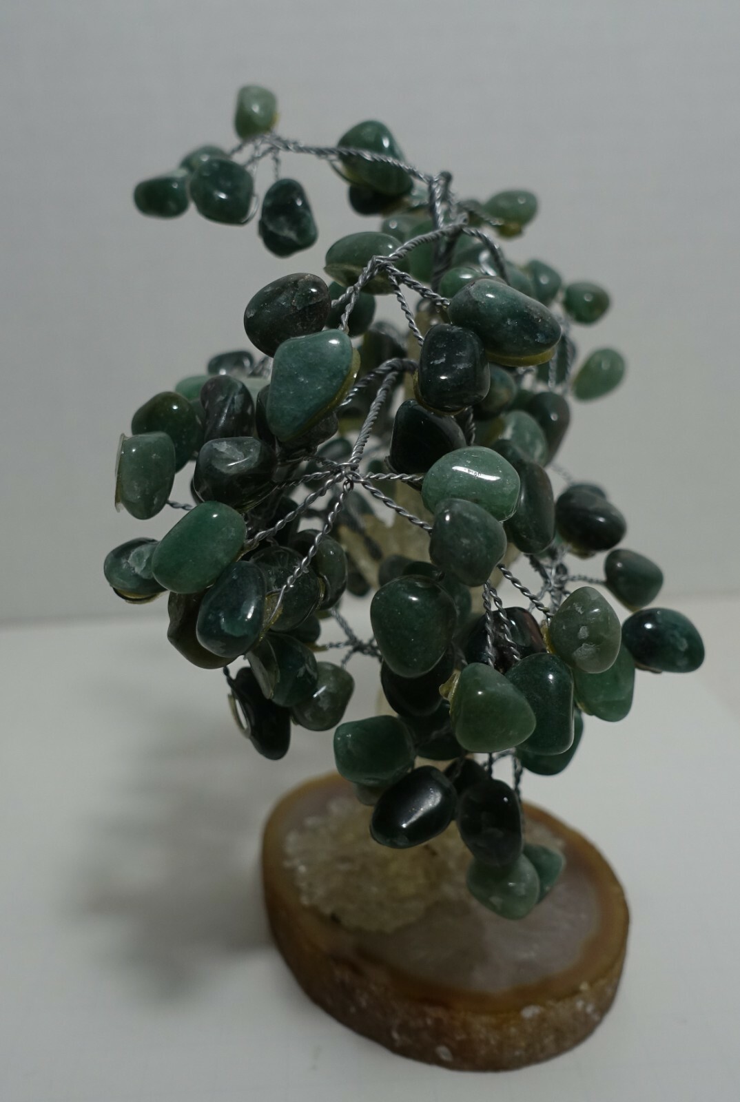 qz-6 -HANDCRAFTED BONSAI TYPE TREE, JADE, WIRE, LUCITE AND AGATE GEODE SLICE 6″H