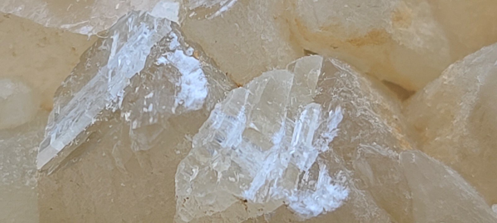 PAKISTAN : FLOURITE, CALCITE w/ APOPHOLITE GROWING ON AND AROUND CABINET PIECE