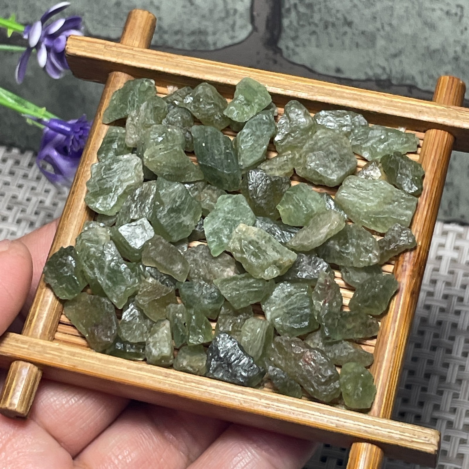 4-10mm Raw Green Apatite Stone – Natural rough Apatite from Madagascar 41g c606
