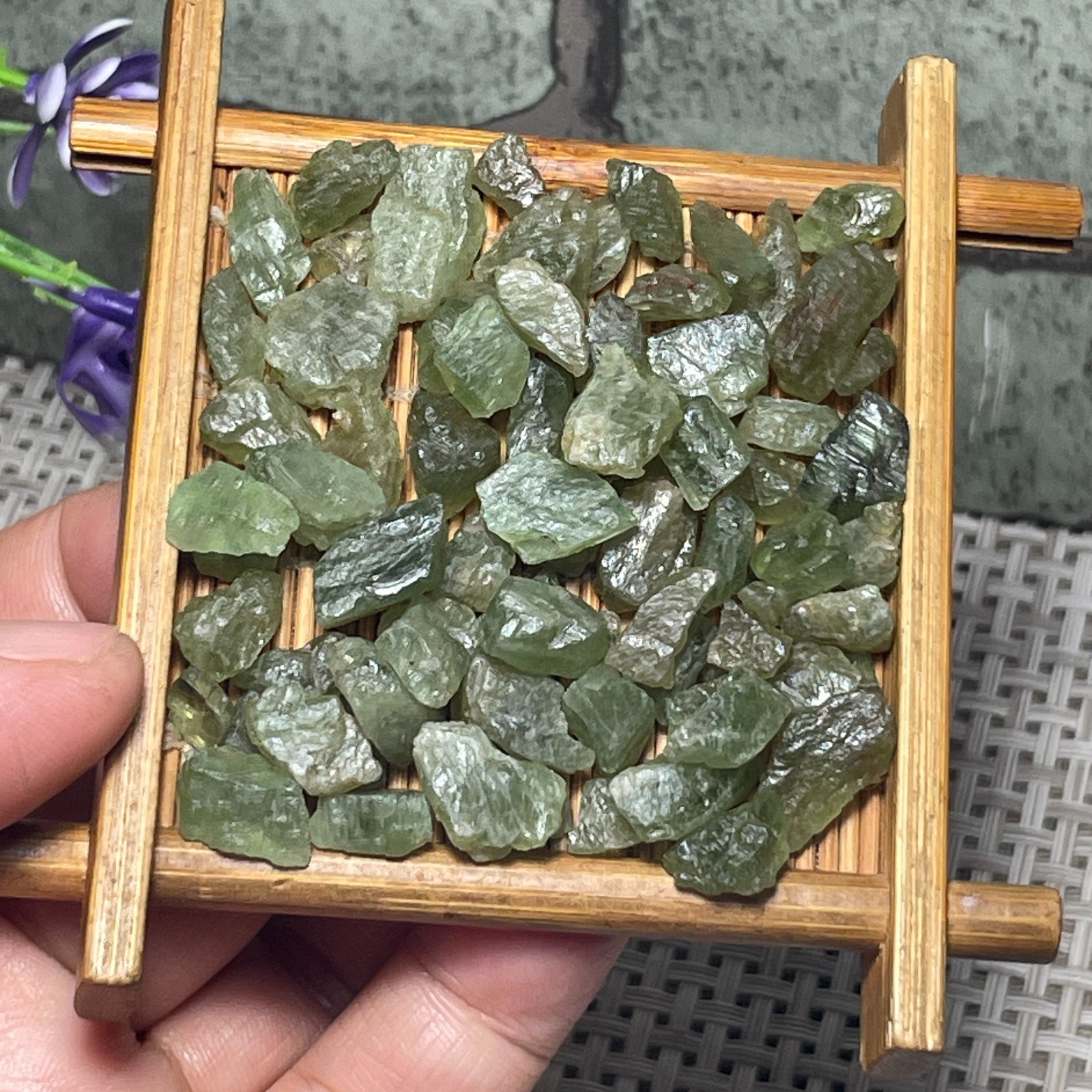 4-10mm Raw Green Apatite Stone – Natural rough Apatite from Madagascar 41g c606