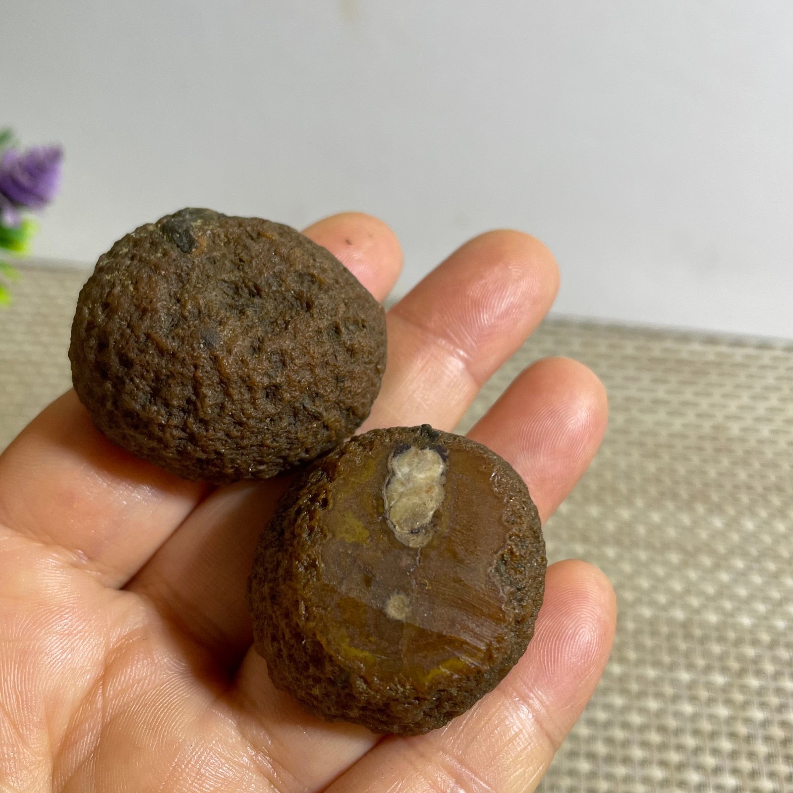 Natural cave Warring States red agate home decoration ornaments rough 57g
